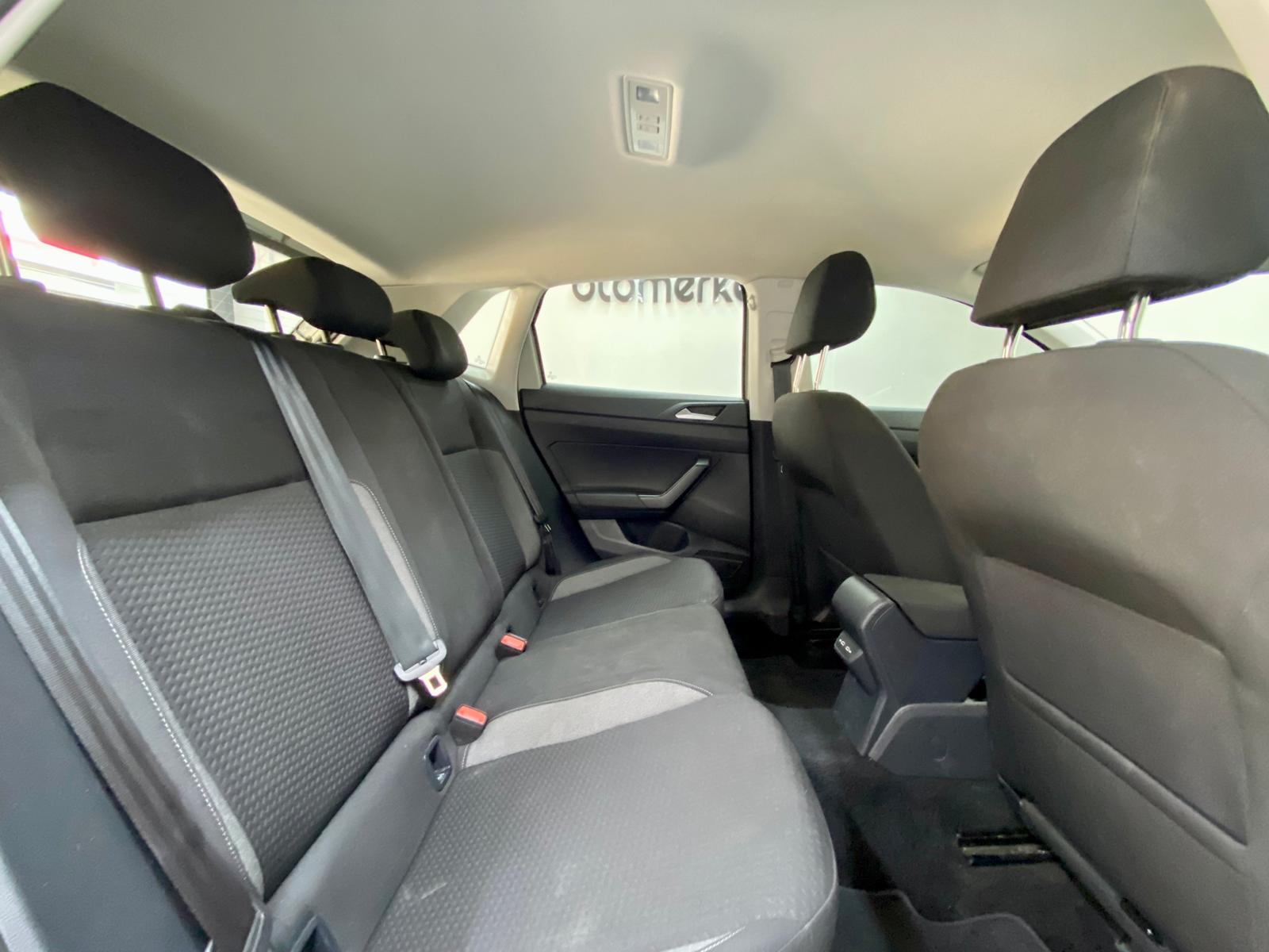 VOLKSWAGEN POLO 22
